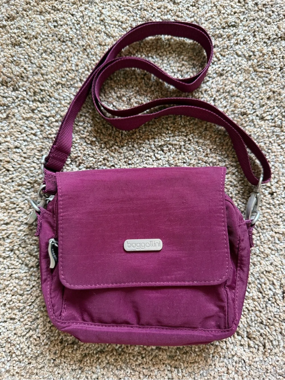 BAGALLINI Plum Maroon Purple Nylon Zippered Crossbody Shoulder Bag